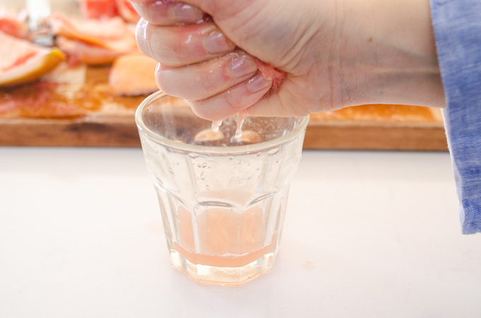 How to juice a grapefruit by hand.