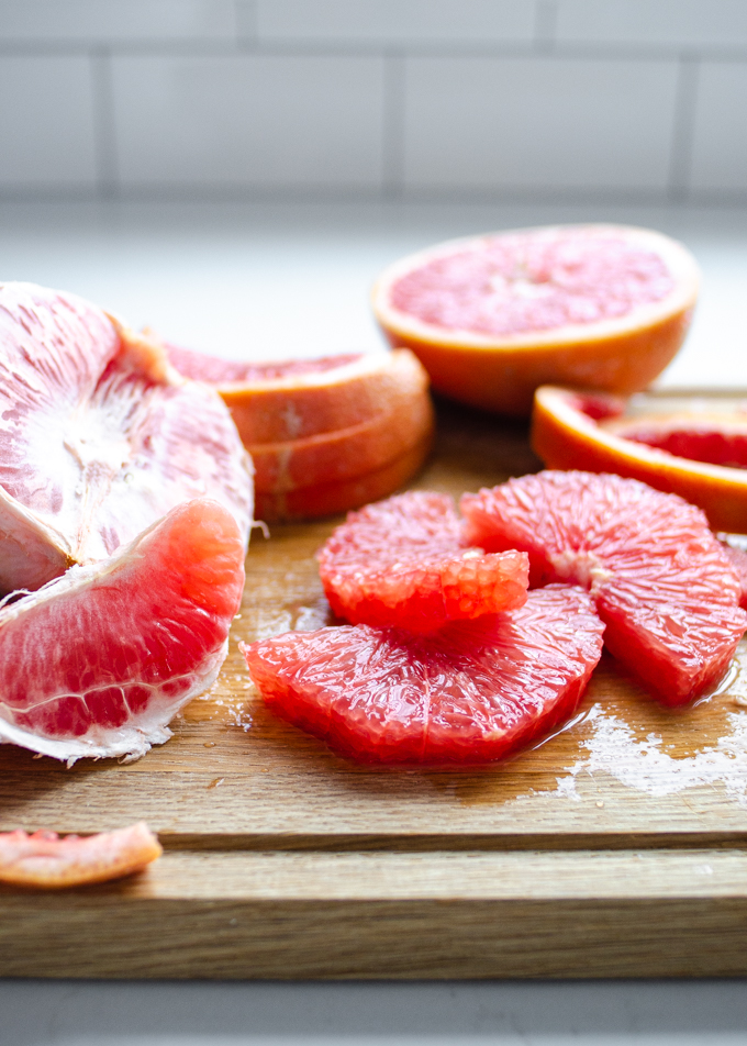 Different ways to cut a grapefruit.